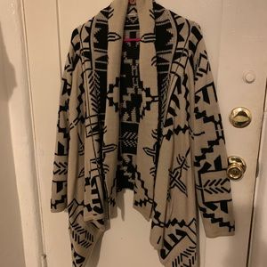 PATTERNED SWEATER